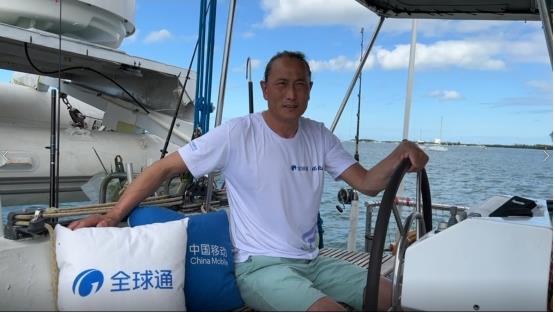 中国移动全球通环北之旅船长翟墨号召大家积极参与冰雪运动