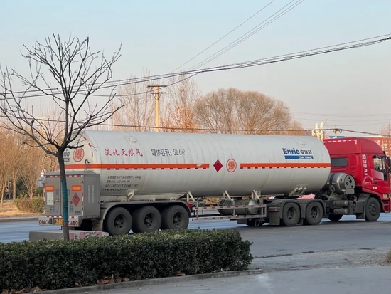 2023年1月，邯郸郊外运输LNG的槽车 韩舒淋/摄
