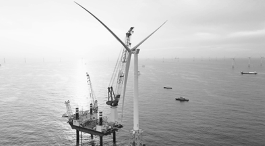 国内首台12兆瓦海上风电机组完成安装