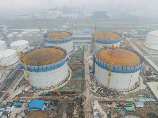 中建首个4座低温乙烷储罐同时在施项目——连云港荣泰项目顶升任务全部完成