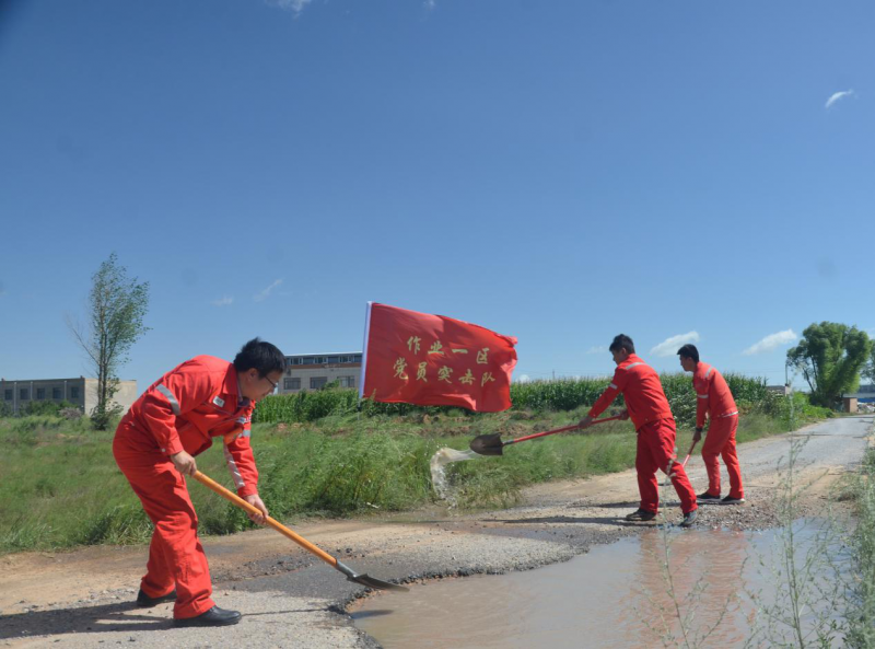 中国石油长庆油田第一采气厂  干部员工迎汛而战保供气彰显硬核担当